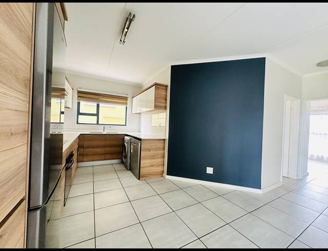 3 BEDROOM APARTMENT TO LET IN WATERFALL